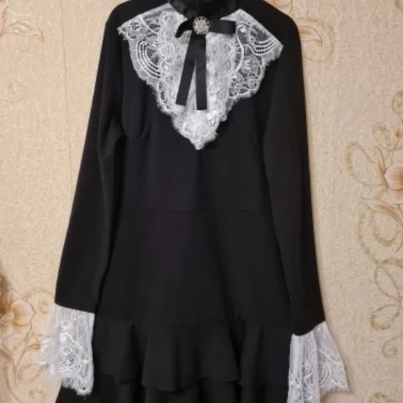 Eyelash Lace Bell Sleeve Ruffles Dress 👗 - Picture 4 of 7